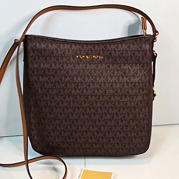 Michael Kors Handbag/ Like New Condition - Picture 1 of 7